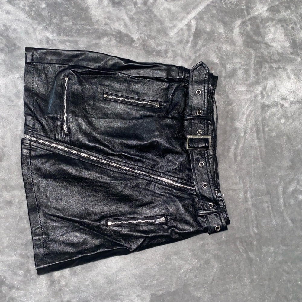 XS Black Leather Mini Skirt with Zipper Details